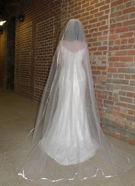 new popular white ivory champagne purple black red pink bridal veils one-layer ribbon edge elegant chapel length wedding veils
new popular white ivory champagne purple black red pink bridal veils one-layer ribbon edge elegant chapel length wedding veils