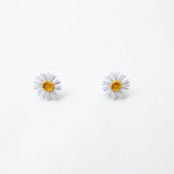 wholesale- new small daisies styling earrings simple temperament ladies cold wind earrings ladies decorations casual earrings, Golden;silver
wholesale- new small daisies styling earrings simple temperament ladies cold wind earrings ladies decorations casual earrings, Golden;silver