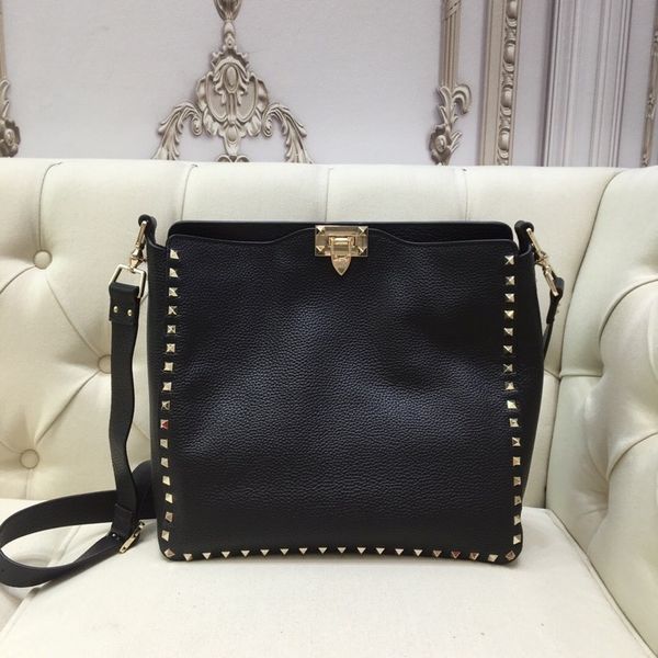 new style simple single shoulder bag designer luxury cross body bag 100% leather three colors drop shipping
new style simple single shoulder bag designer luxury cross body bag 100% leather three colors drop shipping