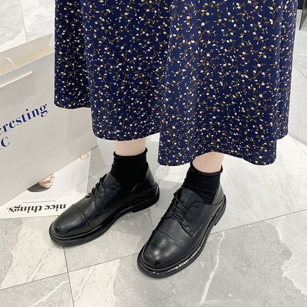 2020 весна осень новый сплошной цвет круглый носок резиновая подошва lace-up с низкой пятки небольшие кожаные ботинки женщин zapatillas muje, Black
2020 весна осень новый сплошной цвет круглый носок резиновая подошва lace-up с низкой пятки небольшие кожаные ботинки женщин zapatillas muje, Black