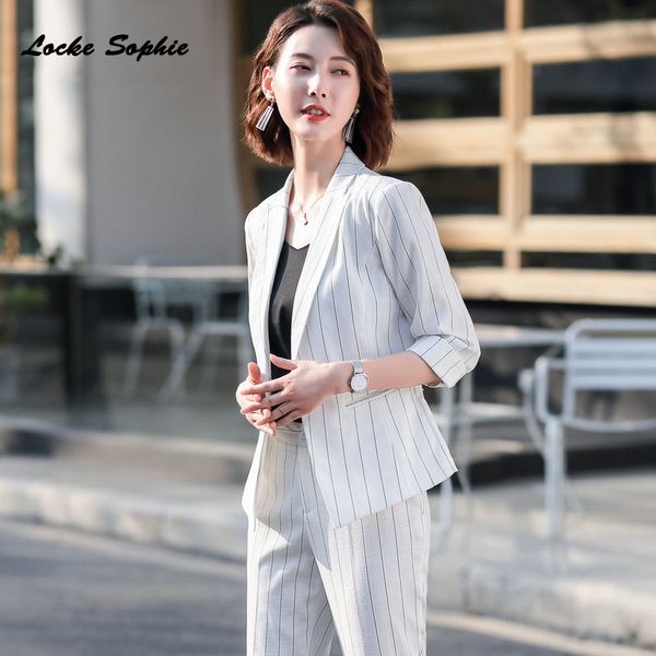 1pcs women's plus size blazers coats 2020 spring cotton blend stripe slim fit small suits jackets ladies skinny blazers suits, White;black
1pcs women's plus size blazers coats 2020 spring cotton blend stripe slim fit small suits jackets ladies skinny blazers suits, White;black