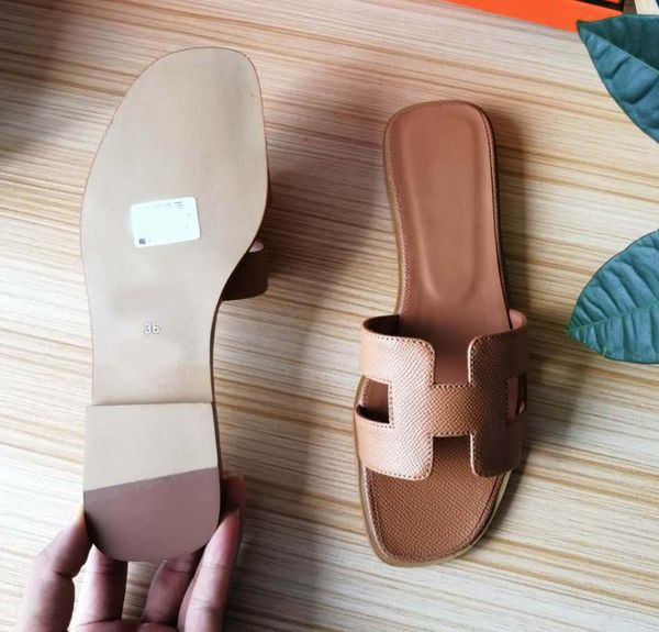 Top quality women andal de igner hoe brand lide ummer fa hion wide flat lippery andal lipper flip flop ize 35 41 with box h17
Top quality women andal de igner hoe brand lide ummer fa hion wide flat lippery andal lipper flip flop ize 35 41 with box h17