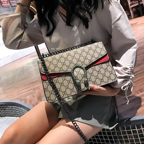 высокое качество роскошные леди сумка 2019 новый ретро pu замок леди одиночная сумка мода печати цепи наклонная сумка y19052701
высокое качество роскошные леди сумка 2019 новый ретро pu замок леди одиночная сумка мода печати цепи наклонная сумка y19052701