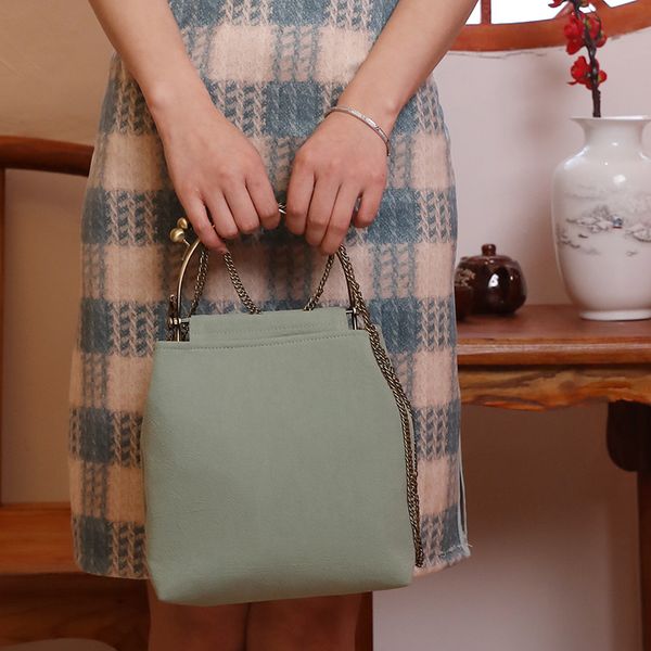new cotton and linen portable messenger bag handmade bag cheongsam hanfu ancient style handbag empty plain
new cotton and linen portable messenger bag handmade bag cheongsam hanfu ancient style handbag empty plain