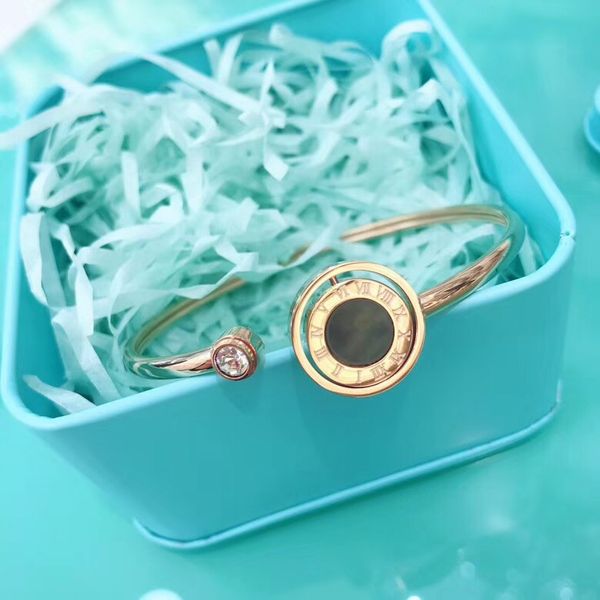 luxury designer jewelry women bracelets roman numeric open bracelet black and white shell bracelet wedding day jewelry accessories 2019
luxury designer jewelry women bracelets roman numeric open bracelet black and white shell bracelet wedding day jewelry accessories 2019