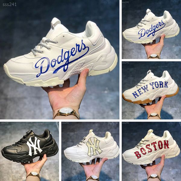 men casual shoes sports sneakers mens flats fashion sneakers male leisure platform triple black white red beige personality 38-44 with box
men casual shoes sports sneakers mens flats fashion sneakers male leisure platform triple black white red beige personality 38-44 with box