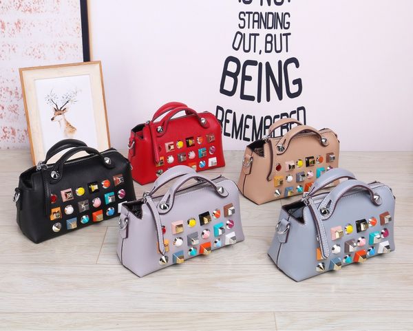 2019 spring new women shoulder bag genuine leather fashion colorful rivet black crossbody messenger bags color handbags
2019 spring new women shoulder bag genuine leather fashion colorful rivet black crossbody messenger bags color handbags