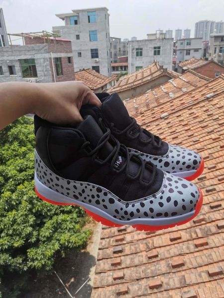 2020 new fashion jumpman 11 xi red dragon basketball shoes 11s black white mens sports sneakers size 40-47, White;red
2020 new fashion jumpman 11 xi red dragon basketball shoes 11s black white mens sports sneakers size 40-47, White;red