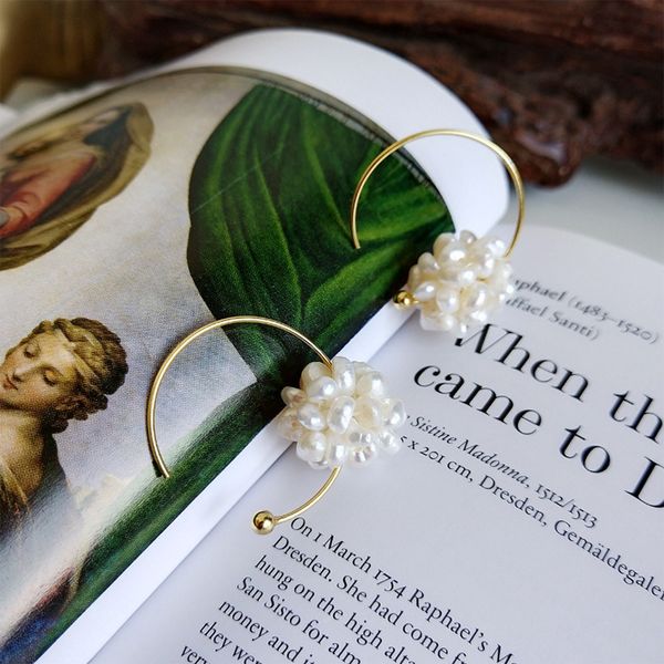 gold color circle flower pearls loop pearls earrings for women elegant design geometric jewelry hoop earrings 1pair, Golden
gold color circle flower pearls loop pearls earrings for women elegant design geometric jewelry hoop earrings 1pair, Golden