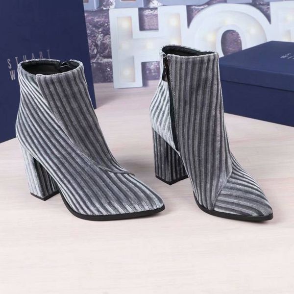well designer women boots leather womens star trail platform boot luxury black martin boots winter boots shoes ing
well designer women boots leather womens star trail platform boot luxury black martin boots winter boots shoes ing