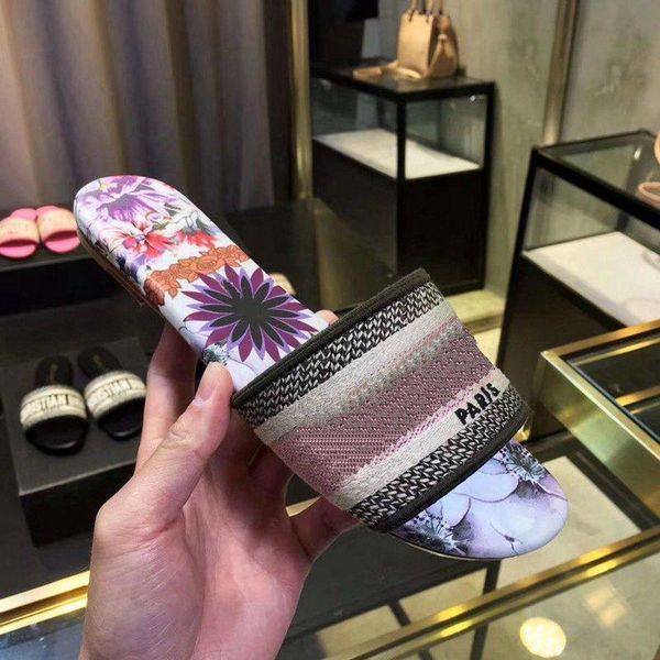 2020year new designer women shoes printed non-slip designer women slippers indoor bathroom sandals 8 colors size, Black
2020year new designer women shoes printed non-slip designer women slippers indoor bathroom sandals 8 colors size, Black