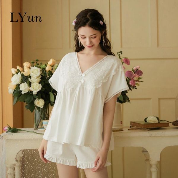 lyun short-sleeved cotton pajamas suit ladies retro pajamas plus size cotton home clothes loose wind princess, Black;red
lyun short-sleeved cotton pajamas suit ladies retro pajamas plus size cotton home clothes loose wind princess, Black;red