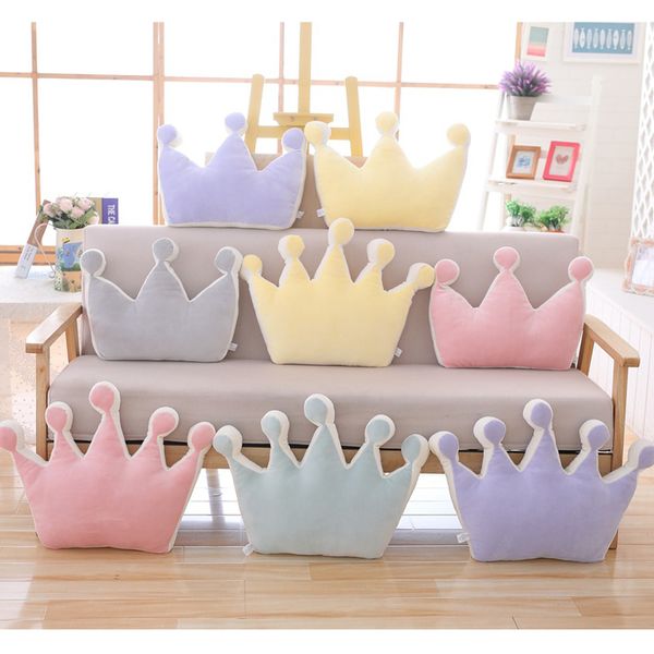 cilected 1pc living room sofa crown cushion bedroom bedding pillow office nap cushion home decoration birthday gift plush toy 
cilected 1pc living room sofa crown cushion bedroom bedding pillow office nap cushion home decoration birthday gift plush toy