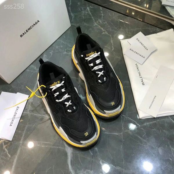 2020 new fashion europe and america sneaker luxurys casual dad shoes for men's women beige black sports shoe size 35-45
2020 new fashion europe and america sneaker luxurys casual dad shoes for men's women beige black sports shoe size 35-45