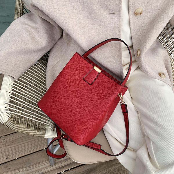 brand designer 2019 fashion women pu leather handbags female casual shoulder solid bag simple large capacity zipper tote ladies
brand designer 2019 fashion women pu leather handbags female casual shoulder solid bag simple large capacity zipper tote ladies
