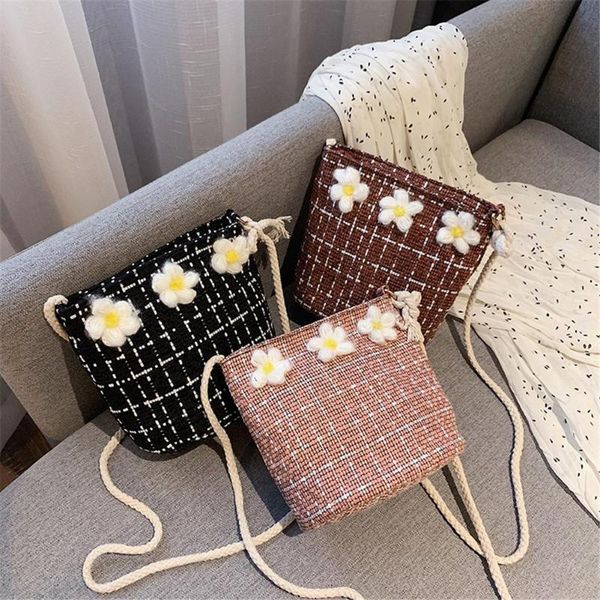 banabanma women leisure flower decorated bucket bag with one shoulder diagonal span
banabanma women leisure flower decorated bucket bag with one shoulder diagonal span