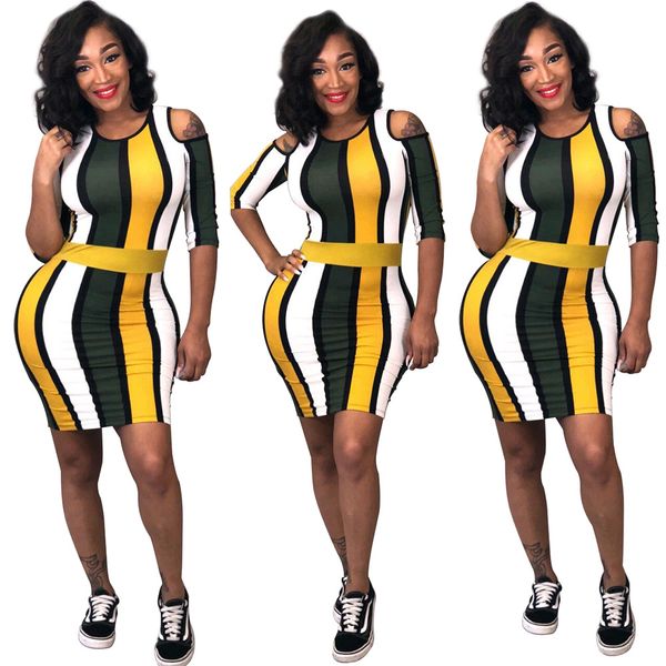 spring/summer 2019 new fashion strapless buttock positioning printed dress, fashionable strapless dress, five-point sleeve, Red
spring/summer 2019 new fashion strapless buttock positioning printed dress, fashionable strapless dress, five-point sleeve, Red