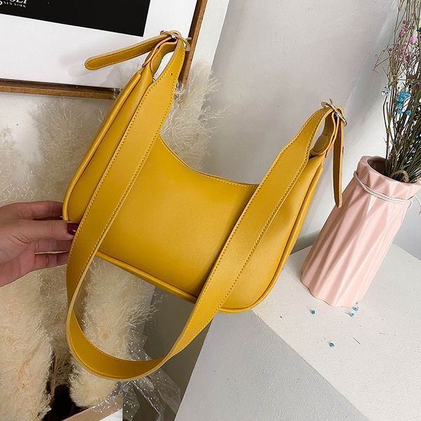 2020 new shoulder bag women's casual fashion korean wide shoulder strap messenger bag semi-circular
2020 new shoulder bag women's casual fashion korean wide shoulder strap messenger bag semi-circular