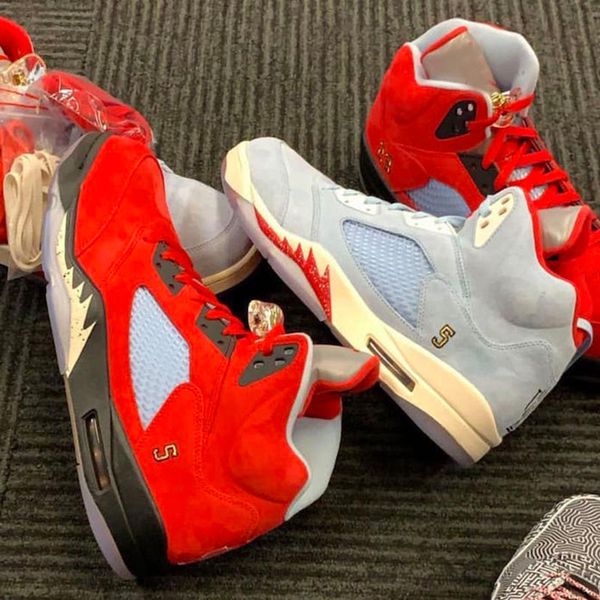 2019 Trophy Room x Basketball Shoes 5 Ice Blu Red Shark Designer Original New Arrvial Athletic Sports Sneakers Size 7.5-13
2019 Trophy Room x Basketball Shoes 5 Ice Blu Red Shark Designer Original New Arrvial Athletic Sports Sneakers Size 7.5-13