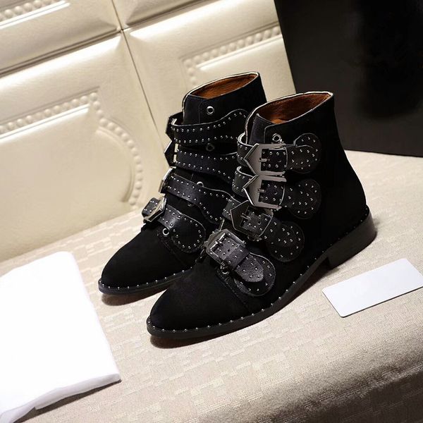 luxury designer man ankle boots boots black calfskin rubber lug sole mens fashion booty famous party wedding
luxury designer man ankle boots boots black calfskin rubber lug sole mens fashion booty famous party wedding
