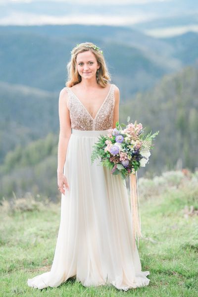 деревенские платья без спинки boho свадебные платья с глубоким v-образным вырезом и блестками из розового золота с шифоновым богемным свадеб, White
деревенские платья без спинки boho свадебные платья с глубоким v-образным вырезом и блестками из розового золота с шифоновым богемным свадеб, White