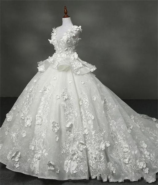 white 2021 ball gown wedding dresses lace 3d-floral appliques tiered ruffles flowers court train bridal gowns robes de mariée
white 2021 ball gown wedding dresses lace 3d-floral appliques tiered ruffles flowers court train bridal gowns robes de mariée