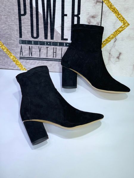 2019 new autumn and winter explosions martin boots short boots female leather with thick end motorcycle boots size 35-40 original packaging, Black
2019 new autumn and winter explosions martin boots short boots female leather with thick end motorcycle boots size 35-40 original packaging, Black