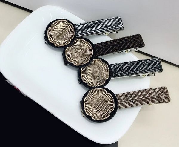 6*2.5cm korean autumn and winter fashionable pressure clamp , one word clip,hairpin,hairpiece, jewelry counte gift, 4pcs/ lot, Slivery;golden
6*2.5cm korean autumn and winter fashionable pressure clamp , one word clip,hairpin,hairpiece, jewelry counte gift, 4pcs/ lot, Slivery;golden