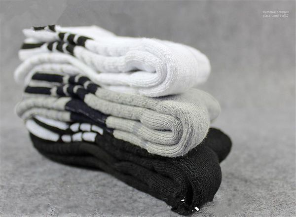 2020 men thick palka dot socks man basketball socks simple leg warmers velour athletic socks, Black
2020 men thick palka dot socks man basketball socks simple leg warmers velour athletic socks, Black