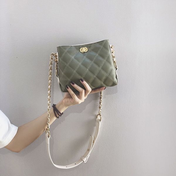 women's 2019 new style women's bag qualified western style versitile fashion shoulder bag graceful rhombus chain
women's 2019 new style women's bag qualified western style versitile fashion shoulder bag graceful rhombus chain