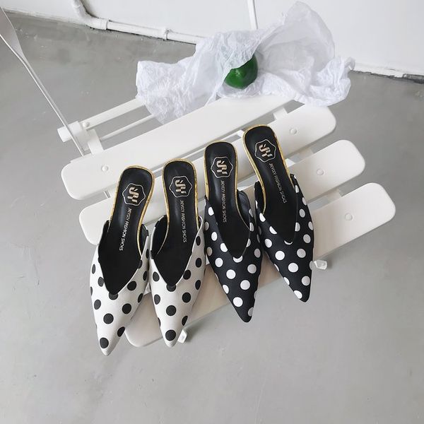 female 2020 summer new korean version shallow mouth wave point pointed low heel baotou foot sandals, Black
female 2020 summer new korean version shallow mouth wave point pointed low heel baotou foot sandals, Black