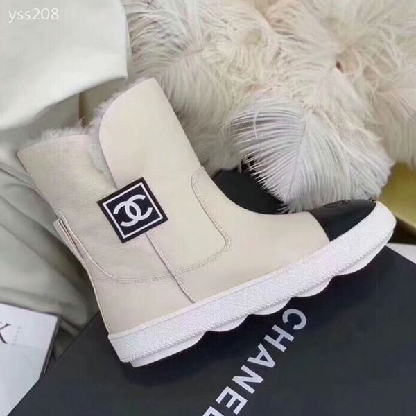 2020 leisure winter women's shoes plus velvet sleeve round toe flat snow boots real leather cotton shoes fur integrated non-slip, Black
2020 leisure winter women's shoes plus velvet sleeve round toe flat snow boots real leather cotton shoes fur integrated non-slip, Black