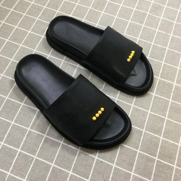 f1025 luxury men women shoes designer flip flops flat designer sandals fashion household designer shoes 5 colors size 35-45, Black
f1025 luxury men women shoes designer flip flops flat designer sandals fashion household designer shoes 5 colors size 35-45, Black