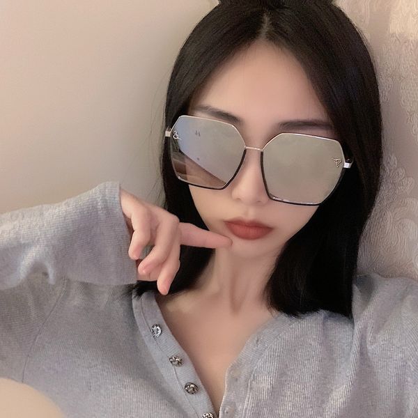 new luxury women and men sunglasses fashion full frame ladies vintage retro brand designer oversized female leisure sun glasses tide #0236, White;black
new luxury women and men sunglasses fashion full frame ladies vintage retro brand designer oversized female leisure sun glasses tide #0236, White;black