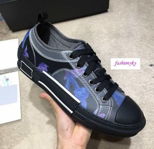 classics b23 single m classic as the main vision, in the way of large-area printing on the upper lovers shoes size 36with box, Black
classics b23 single m classic as the main vision, in the way of large-area printing on the upper lovers shoes size 36with box, Black