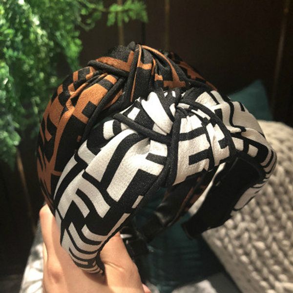 2020 fashion hair accessories women's knotted letters wide side headband wild wash sports headband hair band headwear for girl
2020 fashion hair accessories women's knotted letters wide side headband wild wash sports headband hair band headwear for girl
