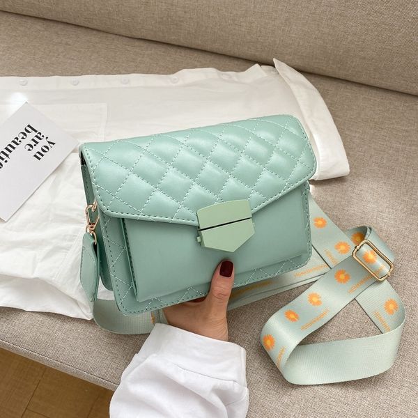 trendy wild female bag 2020 summer wave fashion wide shoulder strap shoulder messenger bag embroidery thread small square
trendy wild female bag 2020 summer wave fashion wide shoulder strap shoulder messenger bag embroidery thread small square