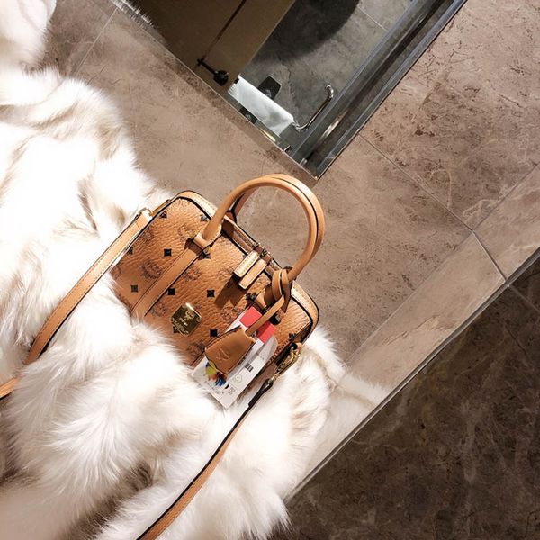 2019 new Designer Totes bags brand fashion luxury designer Shoulder Bags Bag handbags Leather Crossbody bags MC190417-12
2019 new Designer Totes bags brand fashion luxury designer Shoulder Bags Bag handbags Leather Crossbody bags MC190417-12