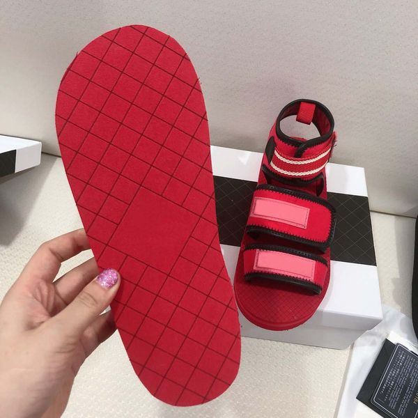 2018 new fashion designer women sandals with box dust bag designer hook loop shoes luxury slide summer wide flat sandals slipper size 34-40, Black
2018 new fashion designer women sandals with box dust bag designer hook loop shoes luxury slide summer wide flat sandals slipper size 34-40, Black