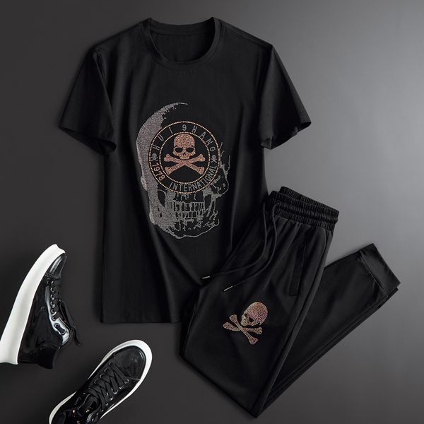 2020 men's summer casual suit male european and american trend round neck short sleeve diamond skull t-shirt male two-piece suit -4xl, Gray
2020 men's summer casual suit male european and american trend round neck short sleeve diamond skull t-shirt male two-piece suit -4xl, Gray