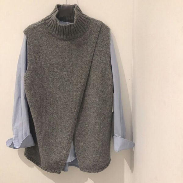 taotrees casual solid color stand collar vest women autumn winter slit sleeveless long vest, Black;white
taotrees casual solid color stand collar vest women autumn winter slit sleeveless long vest, Black;white