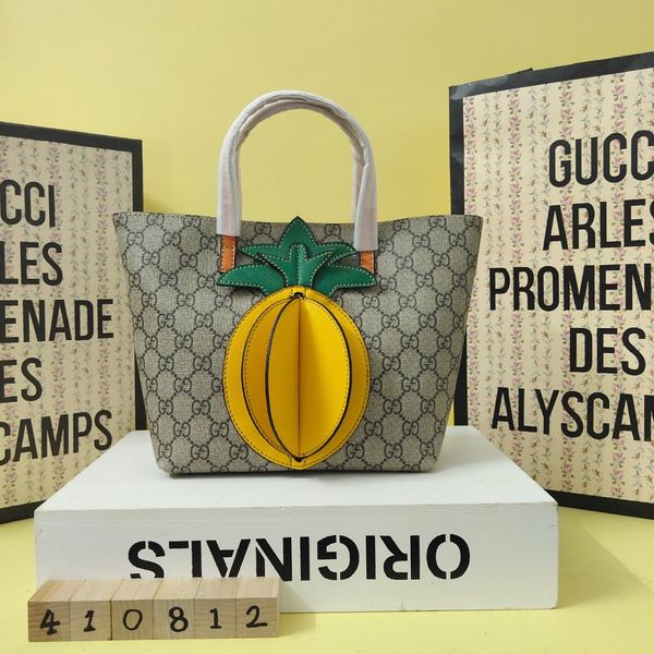 2020 new classic fashion designer design trend children's shopping bag handbag 007 leading the fashion front, Blue;gray
2020 new classic fashion designer design trend children's shopping bag handbag 007 leading the fashion front, Blue;gray