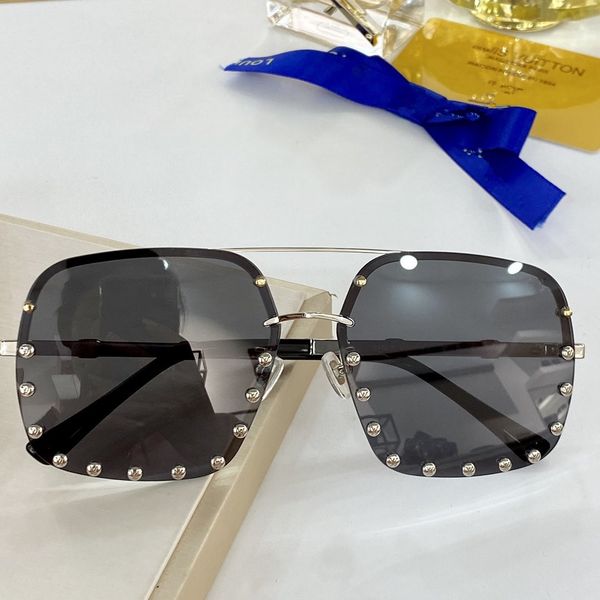 l new square rivet decoration sunglasses goggles fashion trend model: z1089e size: 62*15*145, White;black
l new square rivet decoration sunglasses goggles fashion trend model: z1089e size: 62*15*145, White;black