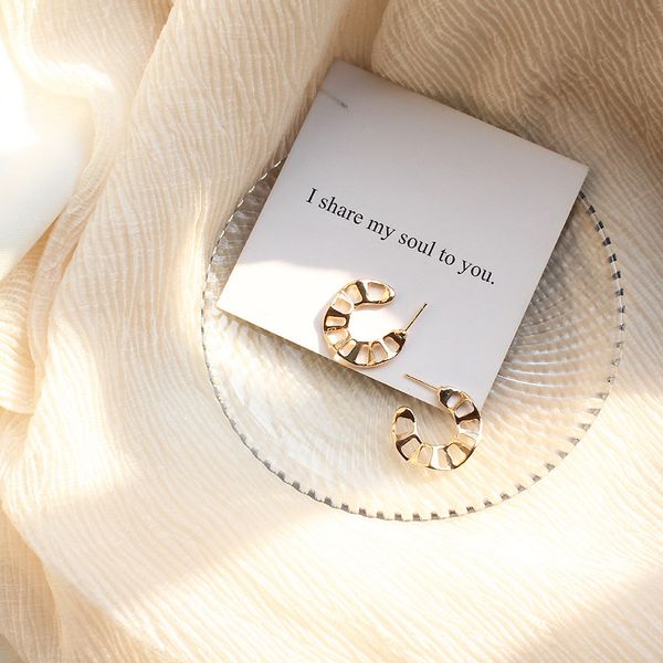 korean 2019 simple punk hoop earrings for women gold color alloy hollow geometric earring for women handmade party jewelry gift, Golden;silver
korean 2019 simple punk hoop earrings for women gold color alloy hollow geometric earring for women handmade party jewelry gift, Golden;silver