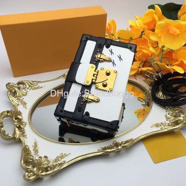 2020 fashion women designer handbag petite male monogram wooden box sub bag luxury one shoulder bag letter gift box
2020 fashion women designer handbag petite male monogram wooden box sub bag luxury one shoulder bag letter gift box