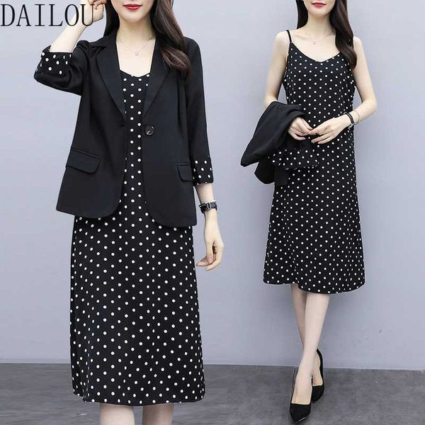 big size 2020 spring new fat set shows thin western style fat suit dress two sets worn women suit obesity is installed, White;black
big size 2020 spring new fat set shows thin western style fat suit dress two sets worn women suit obesity is installed, White;black