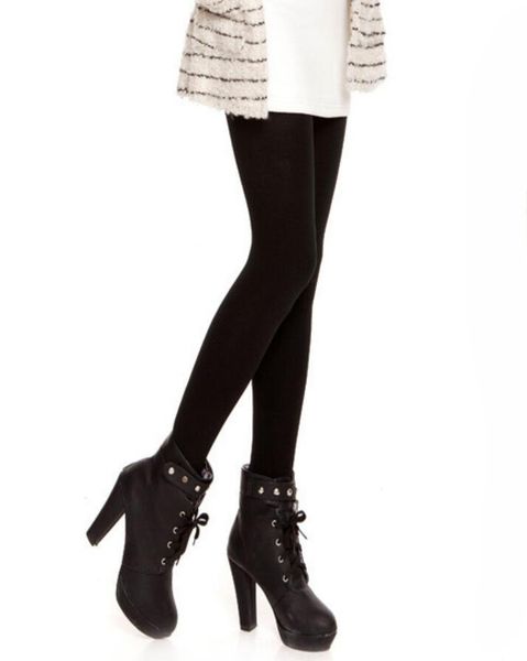 ladies fashion brushed pants bamboo charcoal thickening nine points trousers stepping on the feet wearing leggings, Black
ladies fashion brushed pants bamboo charcoal thickening nine points trousers stepping on the feet wearing leggings, Black