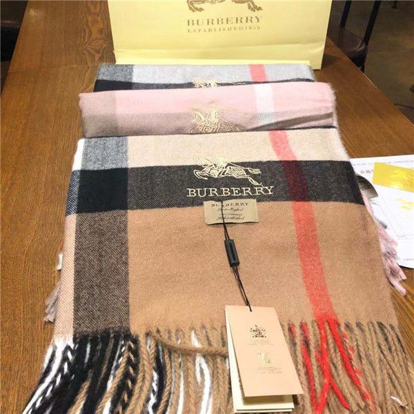 19ss luxurious brands design 3 colors bbr plaid wool scarf women men fashion shawl tippet cashmere lady scarves 180*60cm, Blue;black
19ss luxurious brands design 3 colors bbr plaid wool scarf women men fashion shawl tippet cashmere lady scarves 180*60cm, Blue;black