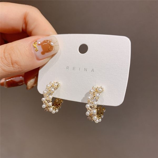 2020 new korean simulated pearl hoop earrings gold color metal c shape statement earrings for women girl wedding party jewelry, Golden;silver
2020 new korean simulated pearl hoop earrings gold color metal c shape statement earrings for women girl wedding party jewelry, Golden;silver