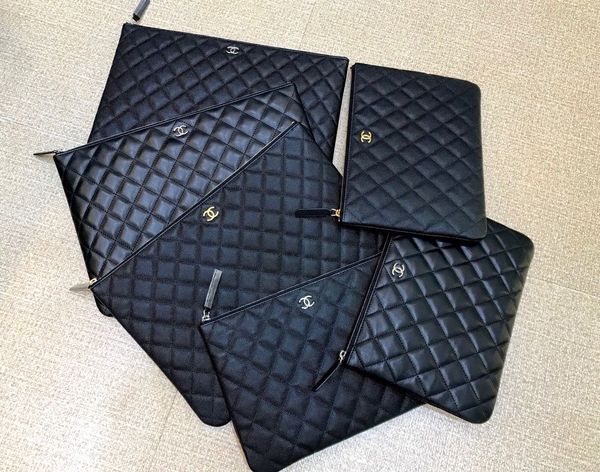 classic ladies clutch bag caviar cowhide sheepskin rhombus decoration luxury designer handbags gold and silver buckle optional
classic ladies clutch bag caviar cowhide sheepskin rhombus decoration luxury designer handbags gold and silver buckle optional